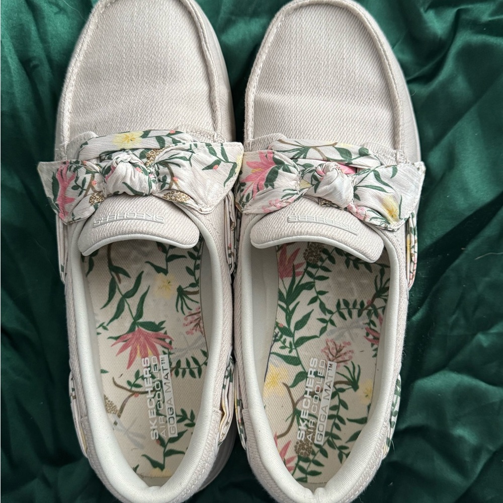 Skechers Cream Floral Canvas Slip-Ons